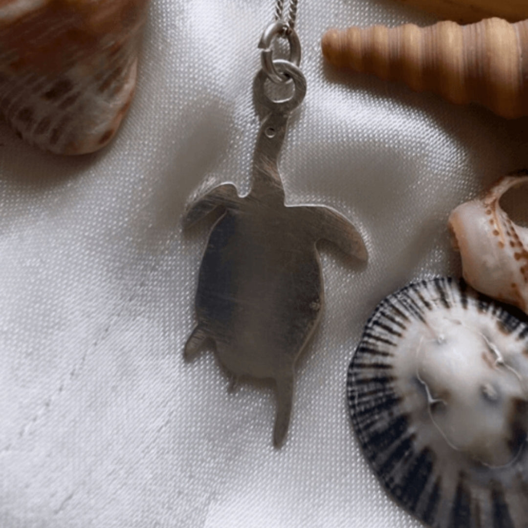 Kutkut The Sea Turtle Charm/Pendant