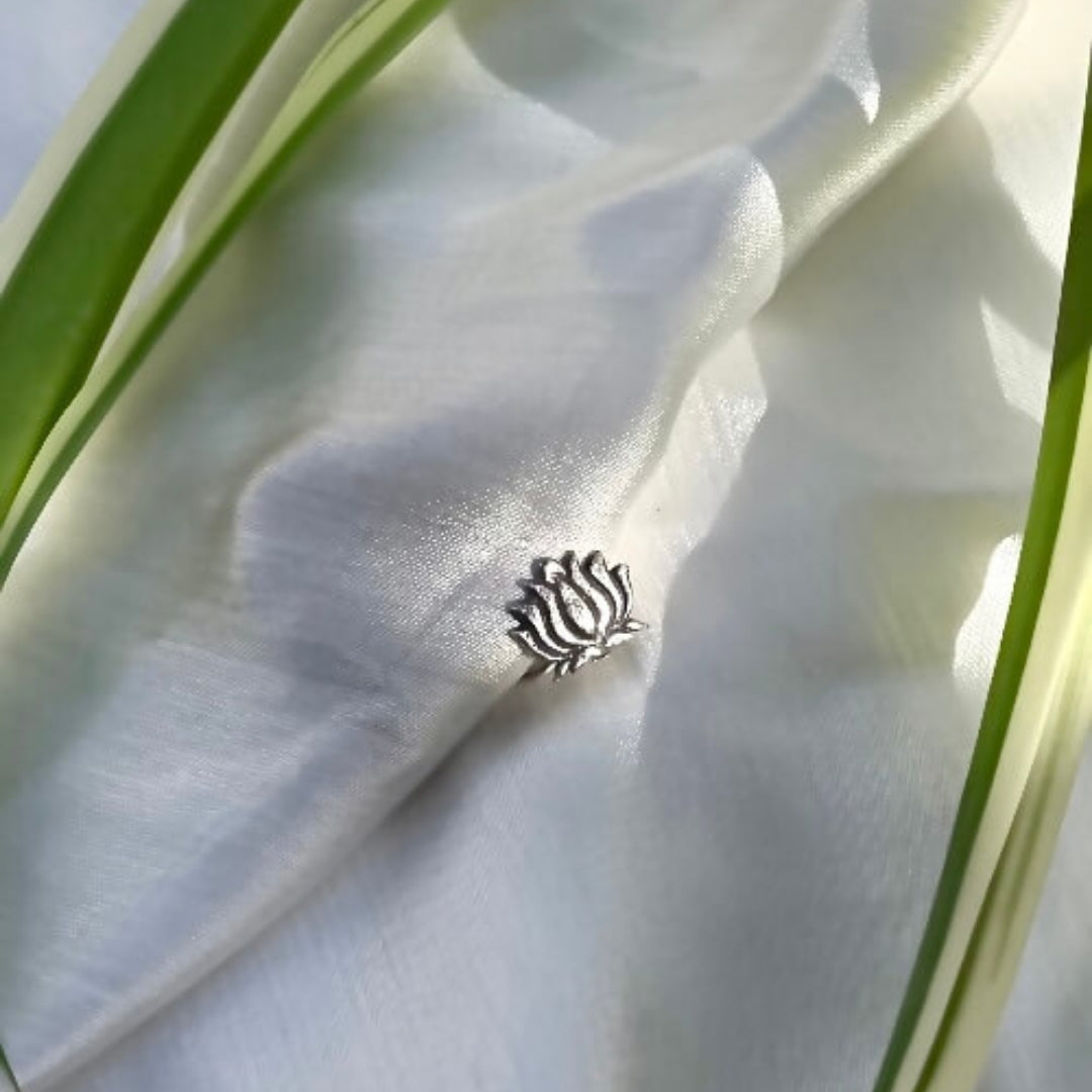 Lotus Nose Stud